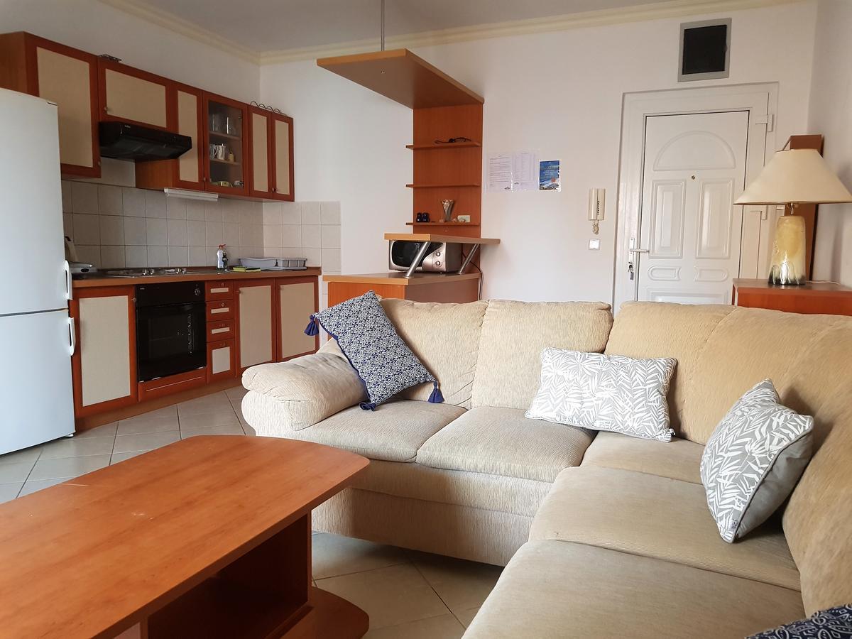 Apartments Party Новаля Екстериор снимка